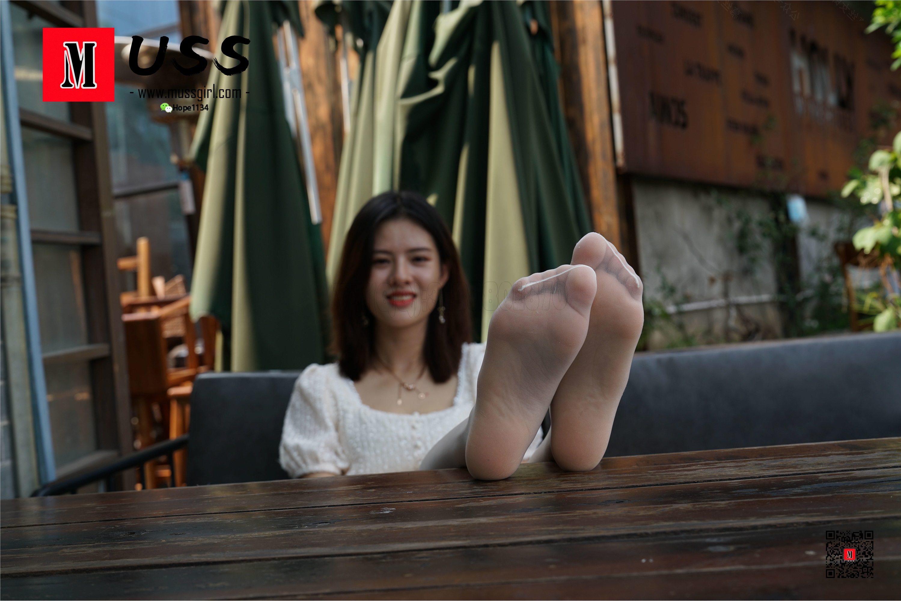 MussGirl慕丝女郎 NO.018 白衣护士与白丝的绝美邂逅小贤（足底特写篇）